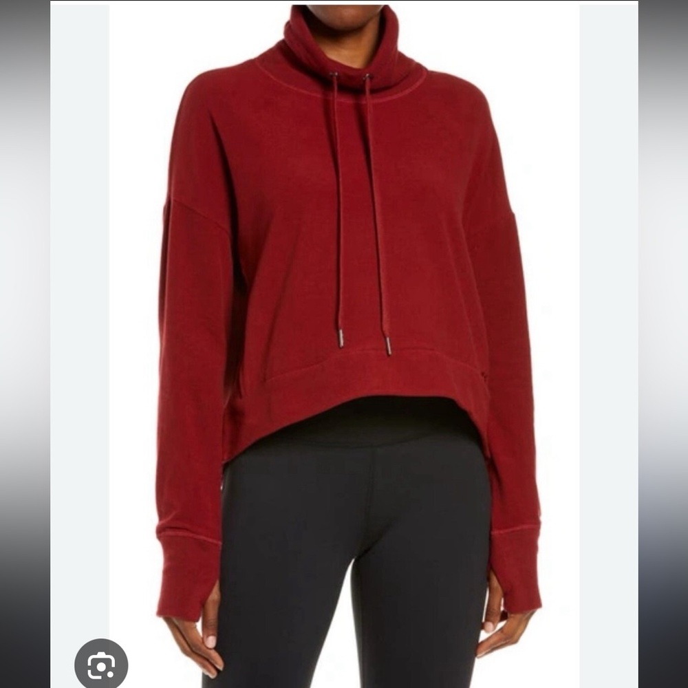 Sweaty Betty • Sweatshirt